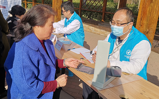 【学雷锋日】安博·体育举办“爱满京城，牵手智慧家医”志愿服务活动(图5)